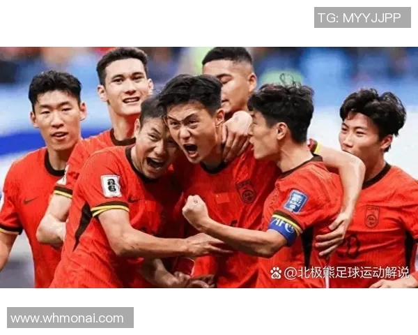 足球明星与热情粉丝亲密互动瞬间展现温馨场景的精彩瞬间